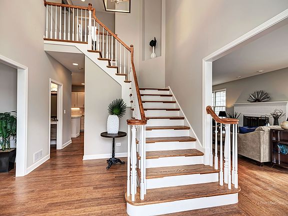 4th image of 955 Ring Ct