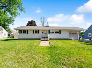 1024 W Hosmer St, Marinette, WI 54143