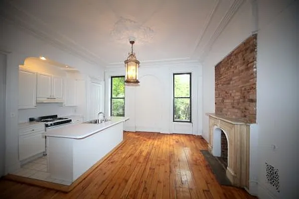 Rented by Metropolitan Realty | media 69