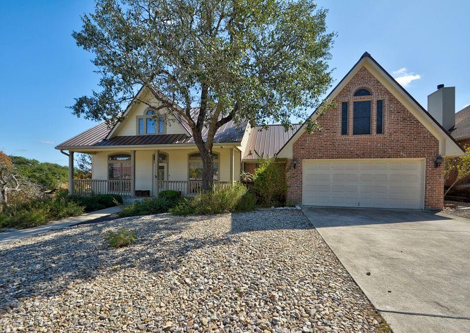 1st image of 703 Oak Hollow Dr