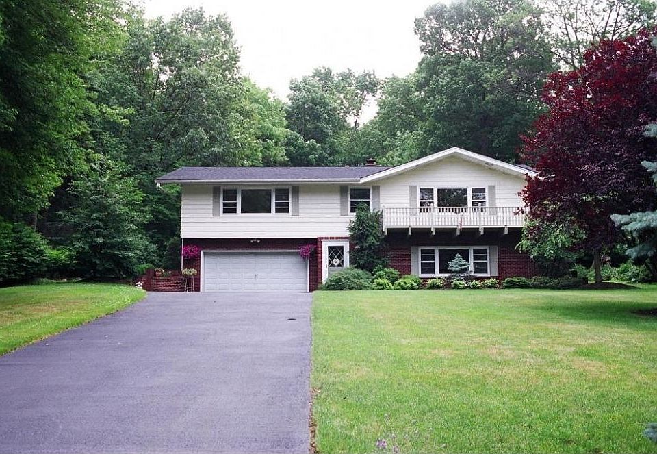 For Sale: 17 Greenbrier Road, Green Brook, NJ 08812