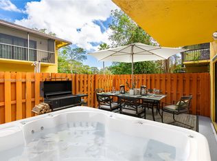 1172 NE 210th Ter #1172, Miami, FL 33179
