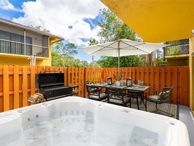 1172 NE 210th Ter #1172, Miami, FL, 33179