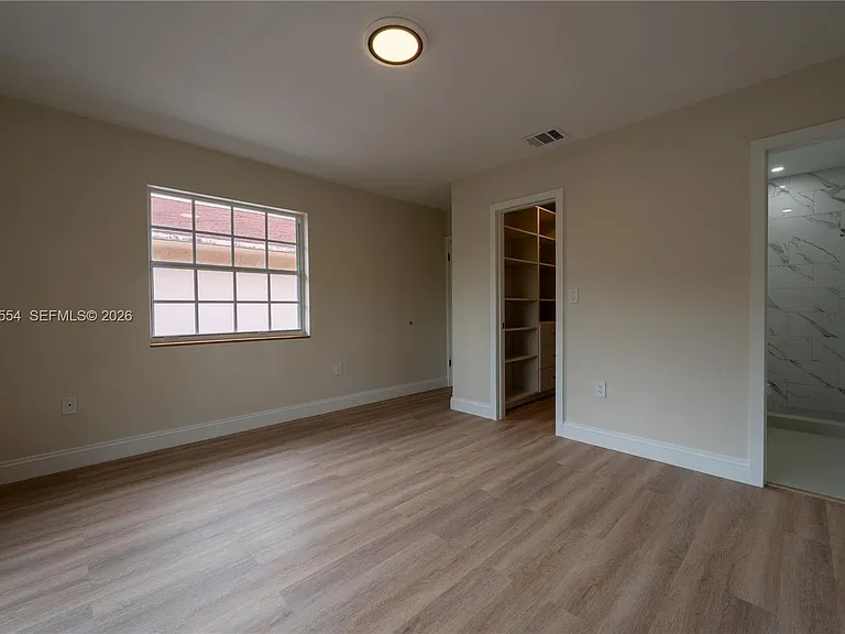 370 Flagami Blvd — Photo 16