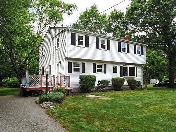 3rd image of 604 Crescent St