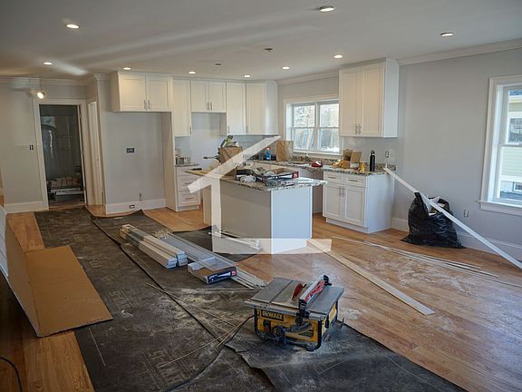 2nd image of 22 Bothwell Rd #1A