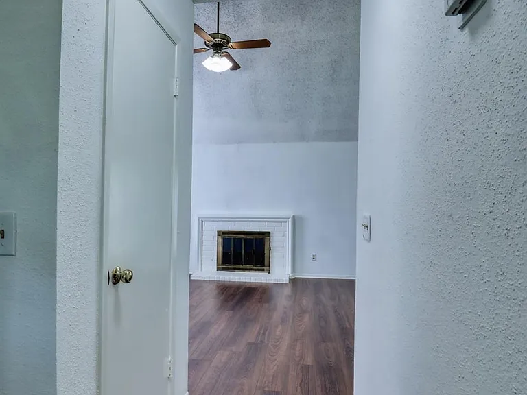 2931 Great Lakes Ave — Photo 24
