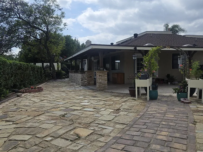1800 Yermo Pl — Photo 46