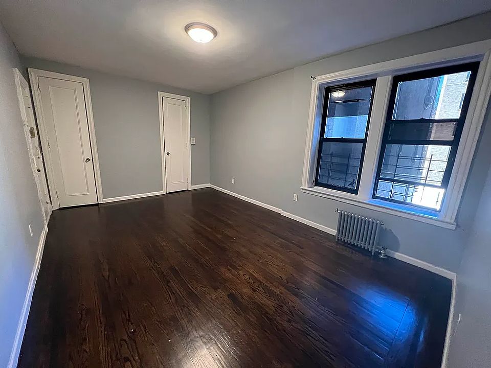 2nd image of 1030 Woodycrest Ave #1S