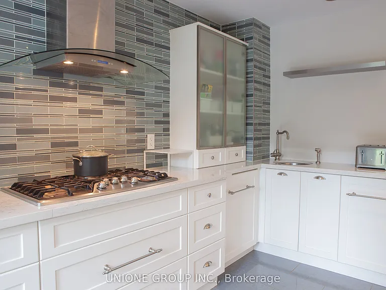 1454 Oakhill Dr — Photo 12