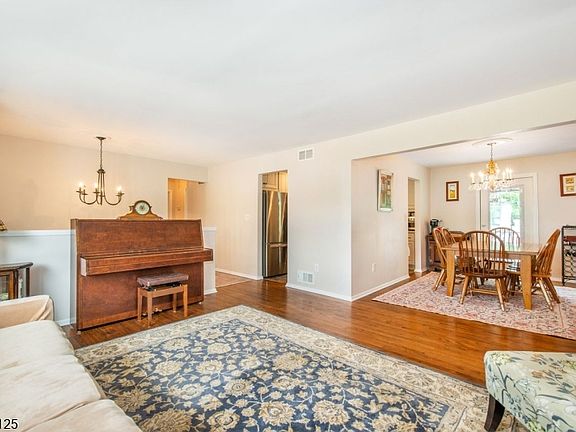 3rd image of 14 Villa Rd