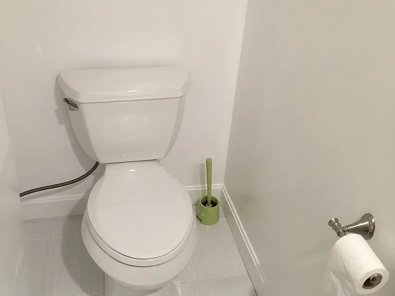 Full bathroom 3