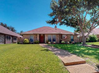 4202 Meadow Ridge Dr, Carrollton, TX 75010