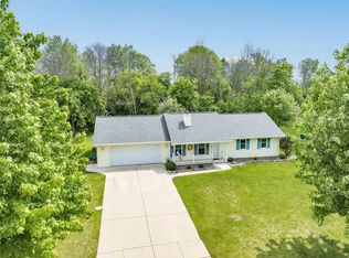 1562 Alamosa Trl, Green Bay, WI 54313