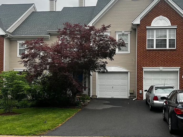 front/garage