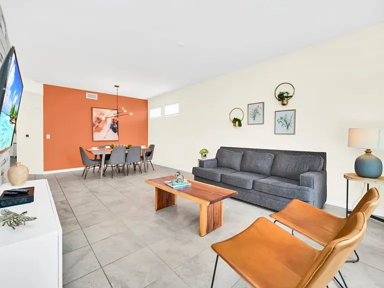 Paradox Cir — Photo 17