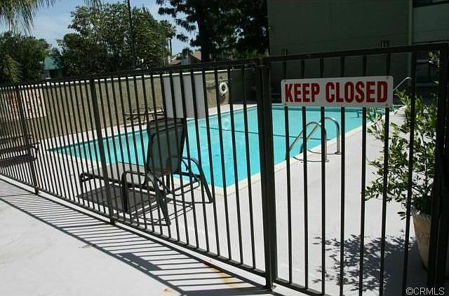 1st image of 5009 Woodman Ave APT 206