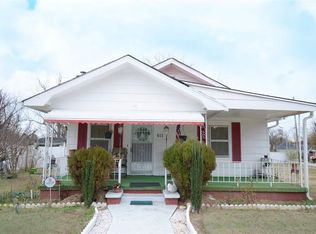 611 Trade St, Greer, SC 29651