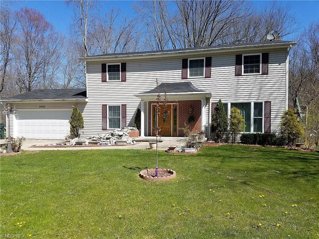 2060 Buena Vista Dr photo 1
