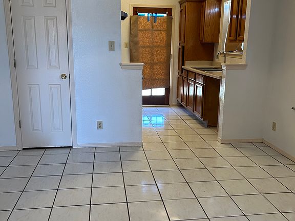 4th image of 11805 Kings Arms Ct #11807