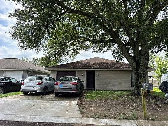 3rd image of 116 River Point Dr