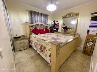 3719 Longview Rd, Jeffersontown, KY 40299