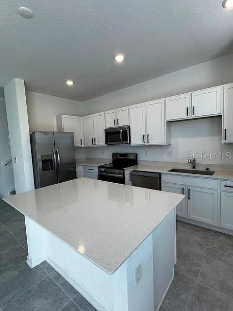 3 bed, 2.5 bath, 1738 sqft, $1,950 — Photo 4