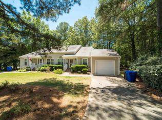 122 Standish Dr, Chapel Hill, NC 27517