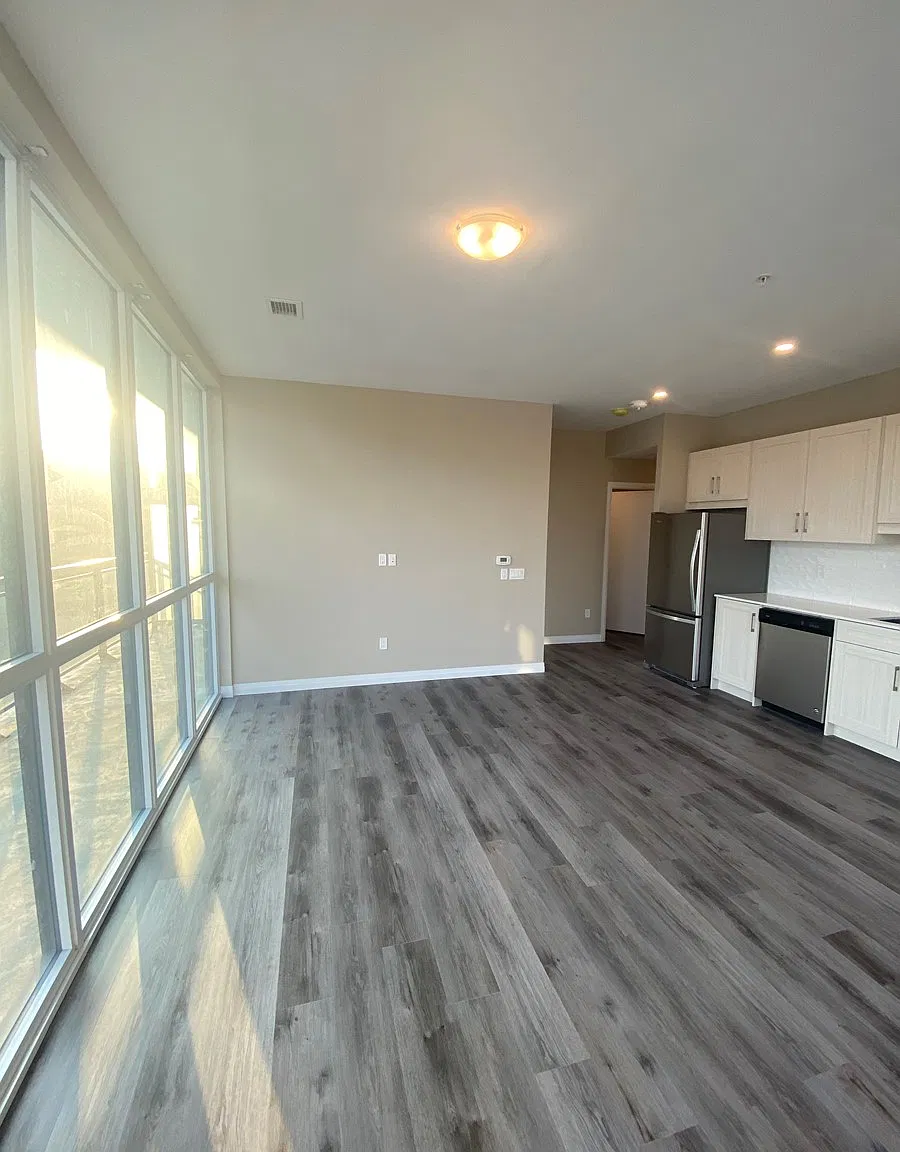 60 Charles Street West Kitchener — Photo 3