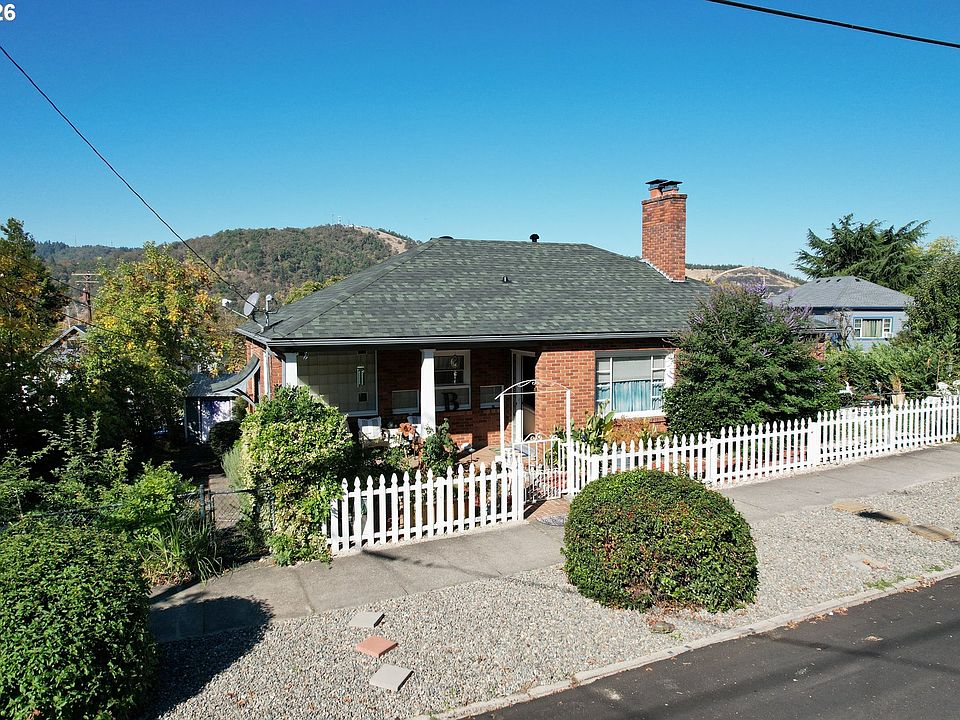 1st image of 1446 SE Main St