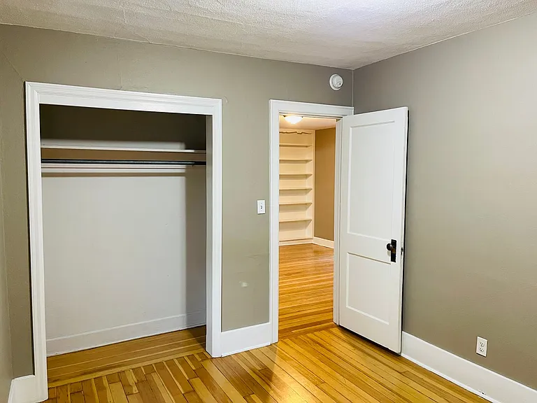 440 Lewis Ave — Photo 9