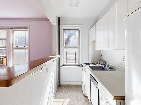 2nd image of 48-17 42nd St #4B