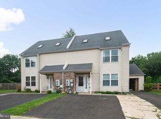 130 Sandybrook Dr, Langhorne, PA 19047