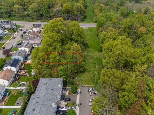 163 Piper Ave, Avenel, NJ 07001
