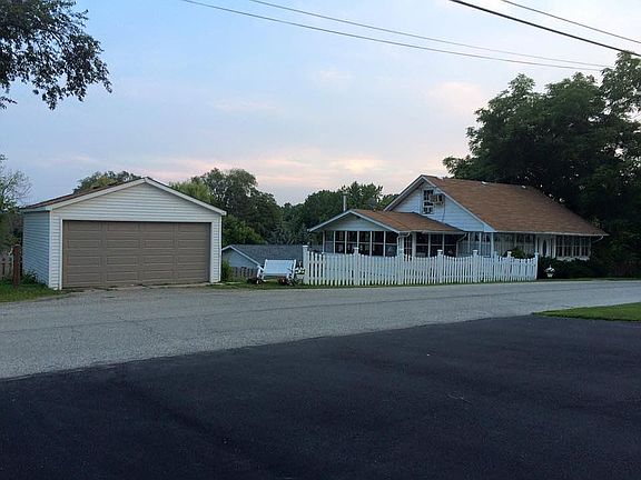 4th image of 23 S Lake Ave