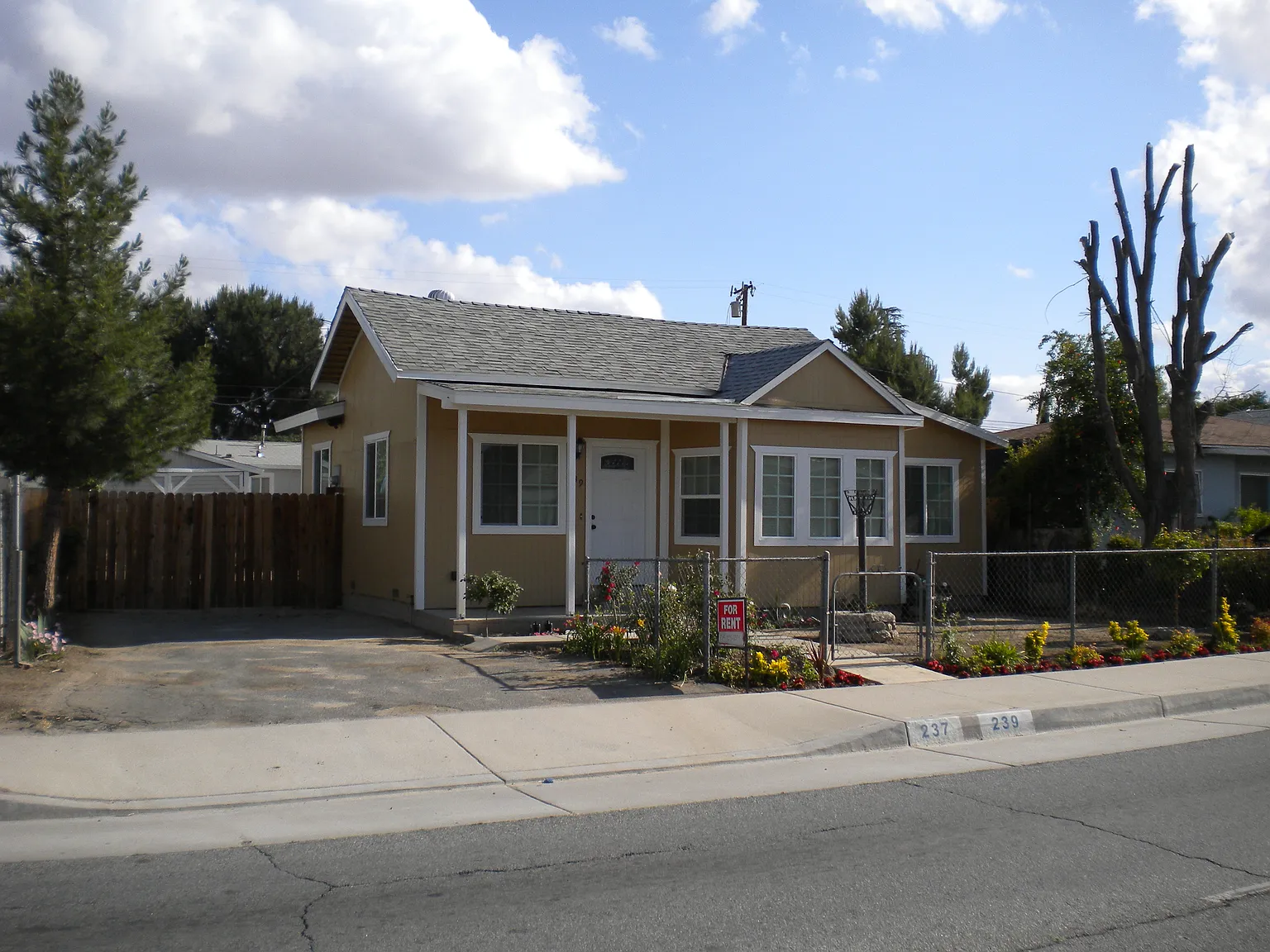 3 bed, 1133 sqft, $2,295 — Photo 1