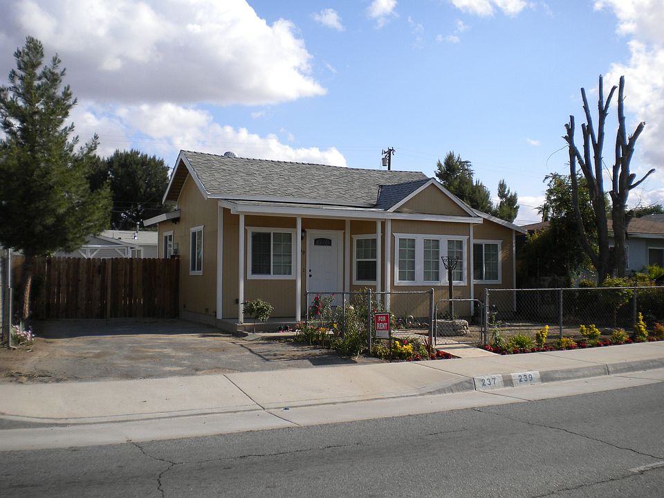 1st image of 239 W 4th St