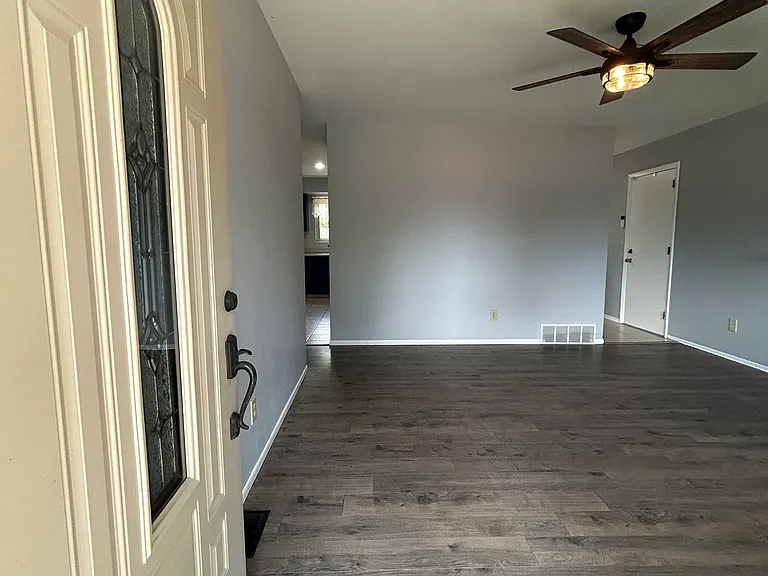 1184 Stanton St — Photo 2