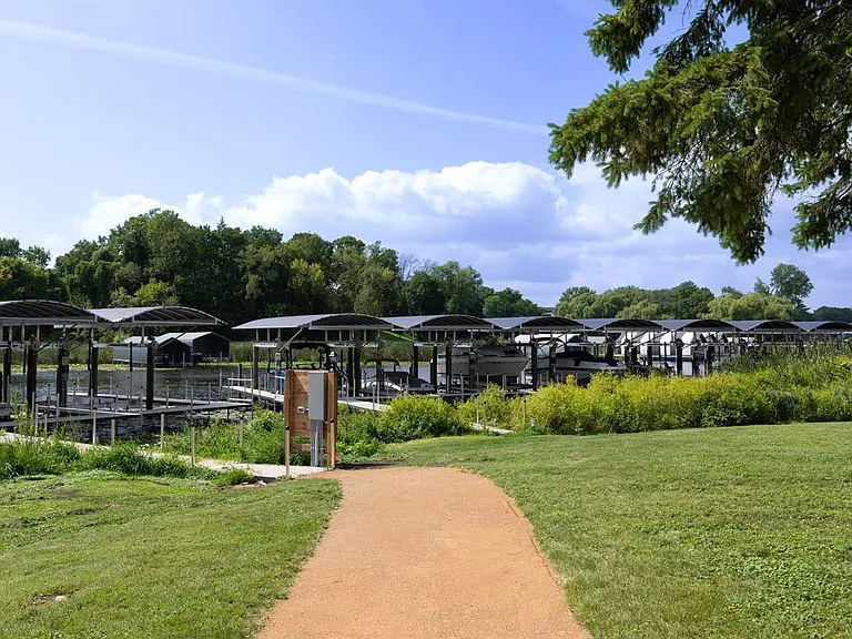 Dockside Apartments & Boat Slips - Lake Minnetonka — Photo 17