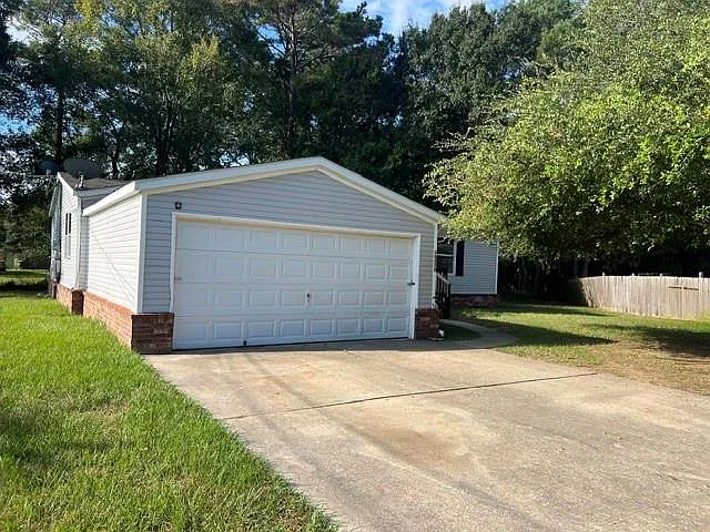 3 bed, 2.0 bath, 1344 sqft, $1,600 — Photo 3