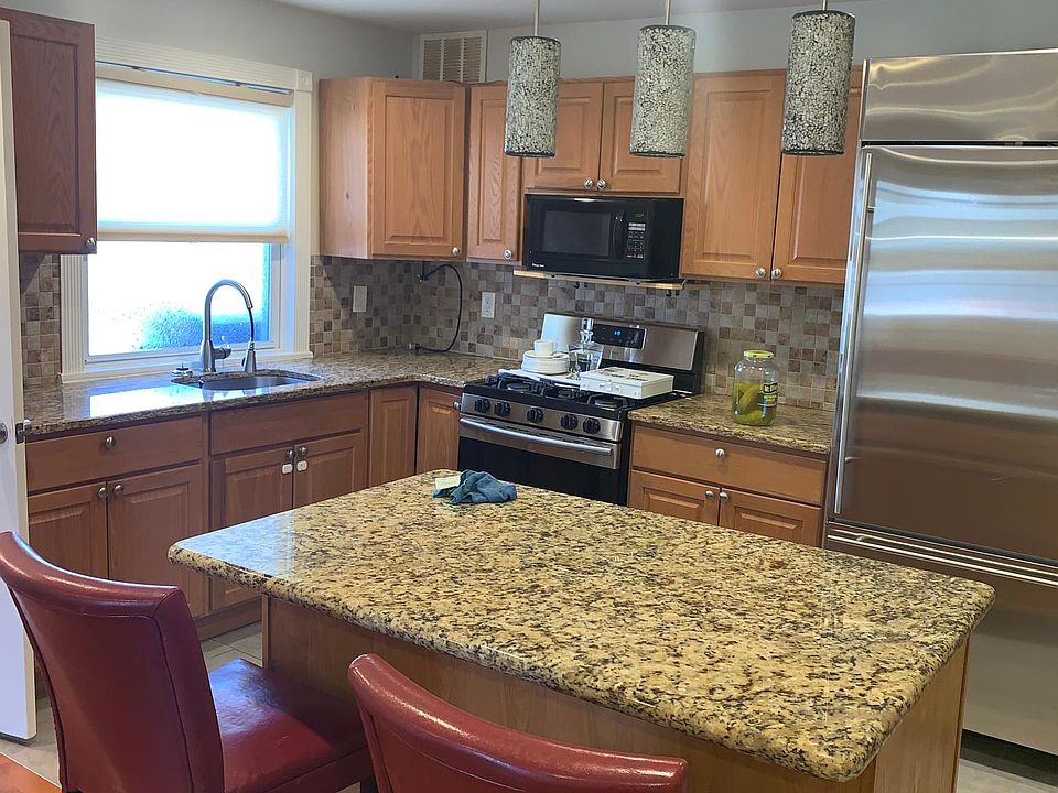 1st image of 169 Liberty Ave Floor 2