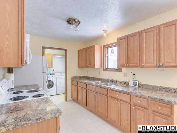 2nd image of 3171 Storey Dr