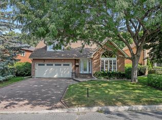 1725 Autumn Ridge Dr, Ottawa, ON K1C6Z1
