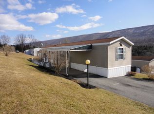 15 Chestnut Ridge Cir, Kunkletown, PA 18058