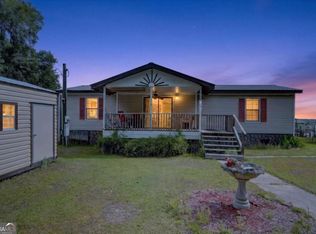 535 E 1st St, Midway, GA 31320