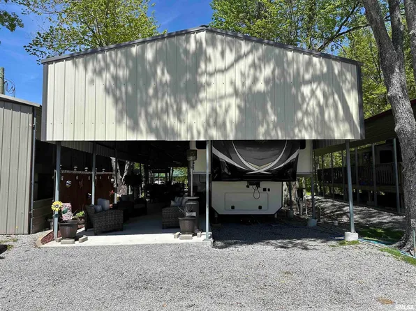 8 McBride Ct, Marion, IL 62959