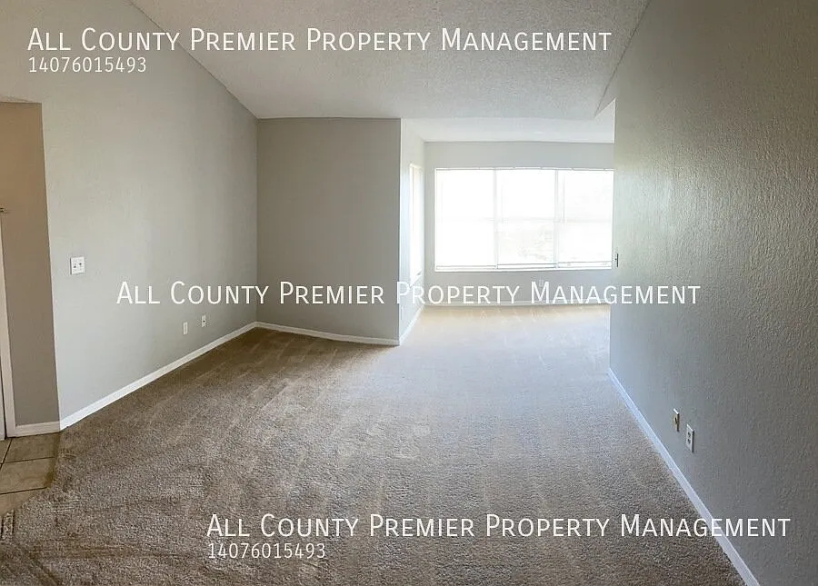 Coming Soon! Nice 2 Bedroom 2 Bath Condo! Villa Medici Community! Make An Offer! — Photo 2