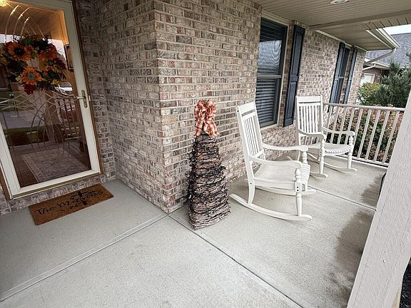 4th image of 4650 Eastridge St