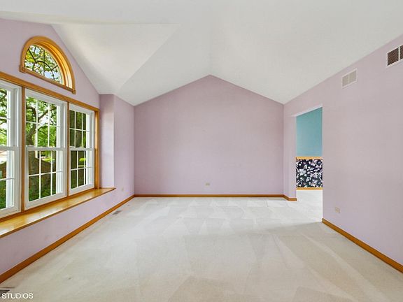 4th image of 200 Chateau Ln