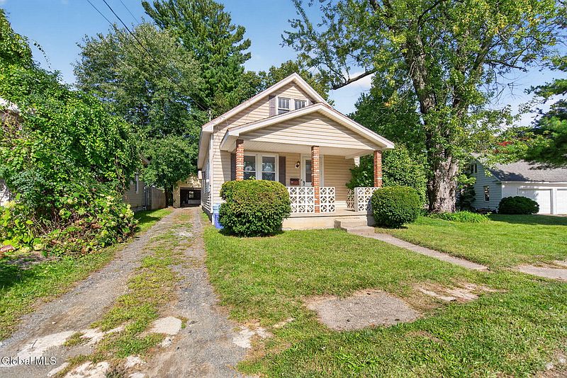 2nd image of 207 Jay Street